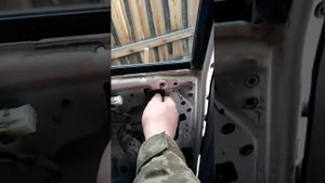 Ремонт замка сдвижной двери ниссан либерти.