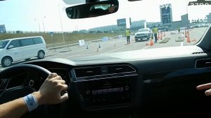 Volkswagen Tiguan  как работают электронные помощники