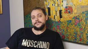 Как я сломал палец об трусы...