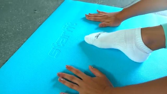 Коврик для йоги и фитнеса STARFIT FM-103 - обзор и распаковка смотреть онлайн