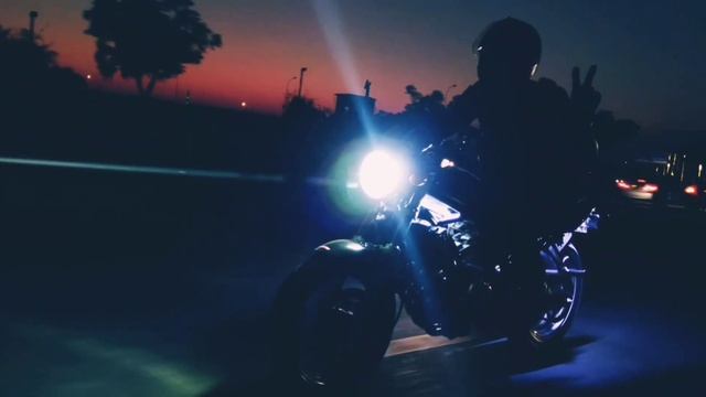 Suzuki Bandit Cinematography At Sunday Track смотреть онлайн