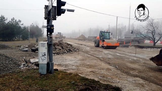 Мариуполь, восстановление дорожного покрытия по бульвару Шевченко. смотреть онлайн