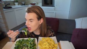 ЕВГЕНИЙ ЭВАНС наслаждается ОРАЛЬНЫМИ УТЕХАМИ на протяжении 1 МИНУТЫ