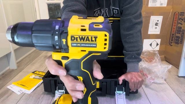 Unboxing Dewalt DCF809 and Dewalt DCD709 Jubilee Offers from Toolstation