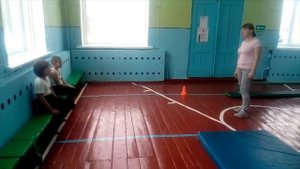 Урок физкультуры в 5 классе