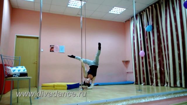 Трюки Pole-dance: Выход в стойку на предплечье через спичаг как сделать спортивный оригинальный трюк