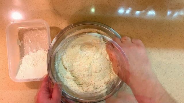Дрожжевые пончики на молоке. Пышные как пух. Легкий рецепт.