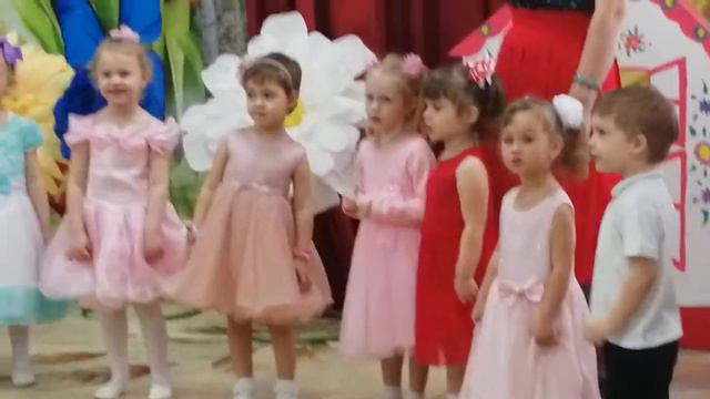 Поздравление с 8 марта садик смотреть онлайн