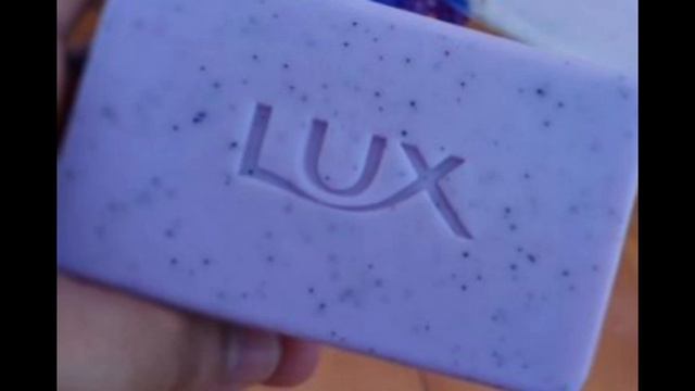 LUX LAVENDER VITAMIN C EXFOLIATING SOAP TAMIL REVIEW смотреть онлайн