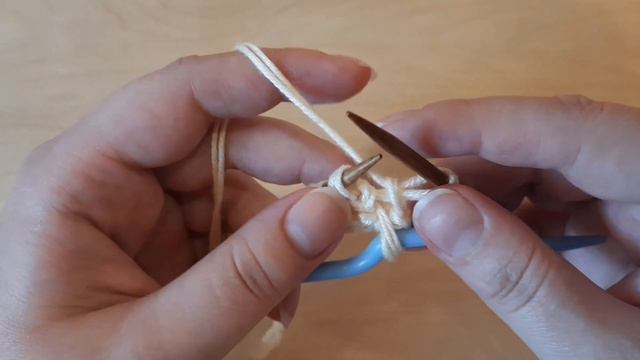 Рельефный, плотный узор спицами "Узелки". смотреть онлайн