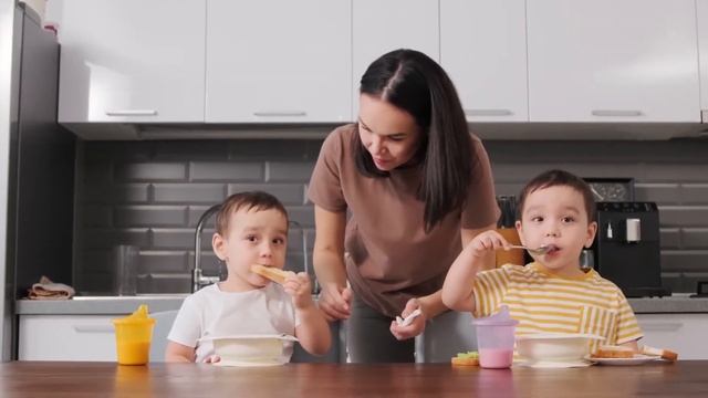 РЕБЕНОК НЕ ХОЧЕТ ХОДИТЬ В САД | 8 ошибок родителей из-за которых малыш не хочет ходить в садик смотреть онлайн