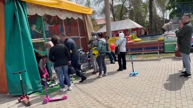 Обесценить День Победы это бездушие / свалила деревья сама в одиночку / подарок от доченьки смотреть онлайн