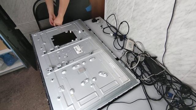 Полная разборка телевизора LG 43UJ634V Complete disassembly of LG 43UJ634V TV смотреть онлайн