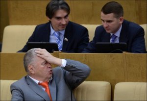 Жириновский  настоятельно советует в отпуске  воздерживаться от секса, алкоголя и табака