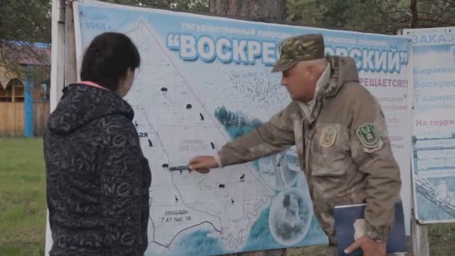 Охотоведы Воскресеновского заказника подкармливают кабанчиков, что сохранить популяцию. смотреть онлайн
