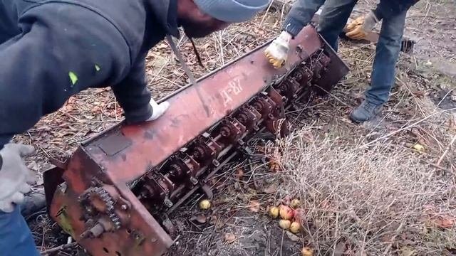 ДЕД БАБАЙ НЕ ОДОБРИЛ БЫ.  ТРАКТОРНЫЕ ЗАПЧАСТИ В МЕТАЛЛОЛОМ. ЧТО СЕБЕ  ВЫПРОСИЛ ВАДОС???????????????