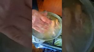 Уха из голов и хвостов с икрой.