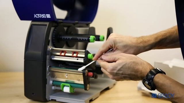 BradyPrinter i7100: How to clean your printer смотреть онлайн