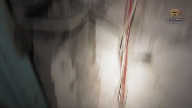 Грузовой лифт в здании перед сносом смотреть онлайн