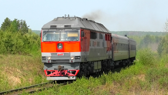 ТЭП70-0065 с пригородным поездом Серов - Карпунино