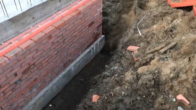 Монолитный одноэтажный дом. Основание для облицовки. Обзор строительства -11 серия смотреть онлайн