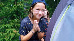 НОВЫЙ ЛАГЕРЬ? Богатые школьники захватили ДОМ Страшной Училки