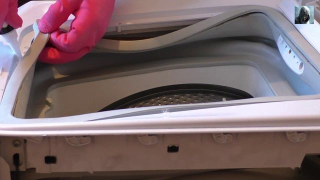 Стиральная машина Indesit  Witl 106.Замена  манжеты люка.