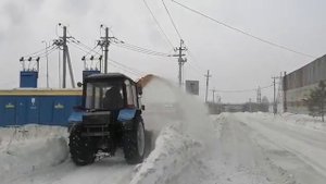 очистка автомобильных и железных дорог от снега снегоочистителем шнеко(фрезеро)ротором в Новосибирс