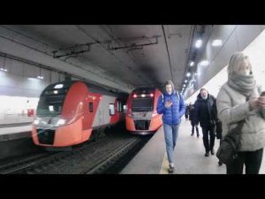 Москва. Электропоезд «Ласточка» на станции МЦК «Площадь Гагарина» 1. 06 февраля 2022