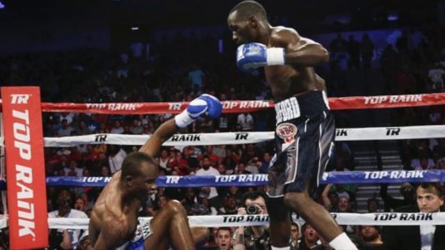 Terence Crawford Crushes Julius Indongo in Three To Unify смотреть онлайн