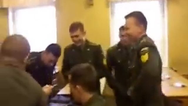 вумо кто идет в наряд на праздник..
