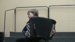 Маленький Белый Ослик (Ж.Ибер). Исполняет Матвей Лавров.