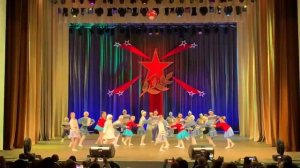 Танец «Потолок ледяной»Ансамбль «Калинка» группа «Ладушки»