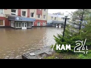 В Петропавловске затопило площадь у здания морского порта