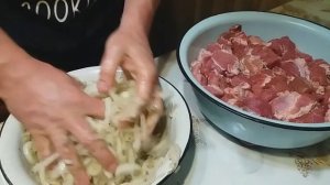 РЕЦЕПТ СОЧНОГО ШАШЛЫКА.МАРИНУЕМ И ЖАРИМ ПРАВИЛЬНО