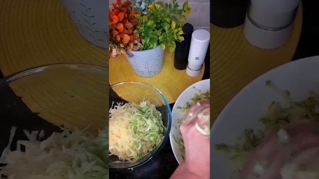 Готовлю их почти каждый день! Овощные оладьи из кабачков с картофелем? #shorts