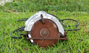 Реставрация очень старой циркулярной пилы Makita