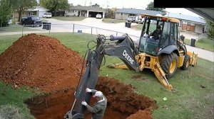 Экскаватор-погрузчик John Deere 325SL