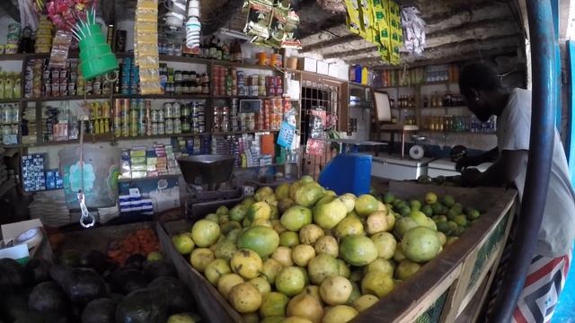Zanzibar |  Vlog 4 | Лекарство от малярии, африканская деревня, местный алкомаркет.