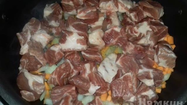 Pork goulash with soy sauce and fresh dill смотреть онлайн