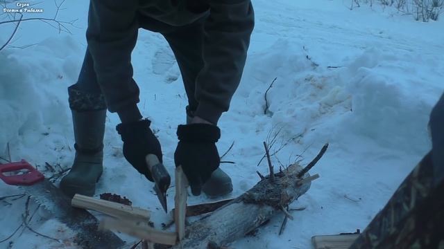 С ночёвкой на таёжной реке. Рыбалка на хариуса в Республике Коми! Сломался снегоход прямо на реке! смотреть онлайн
