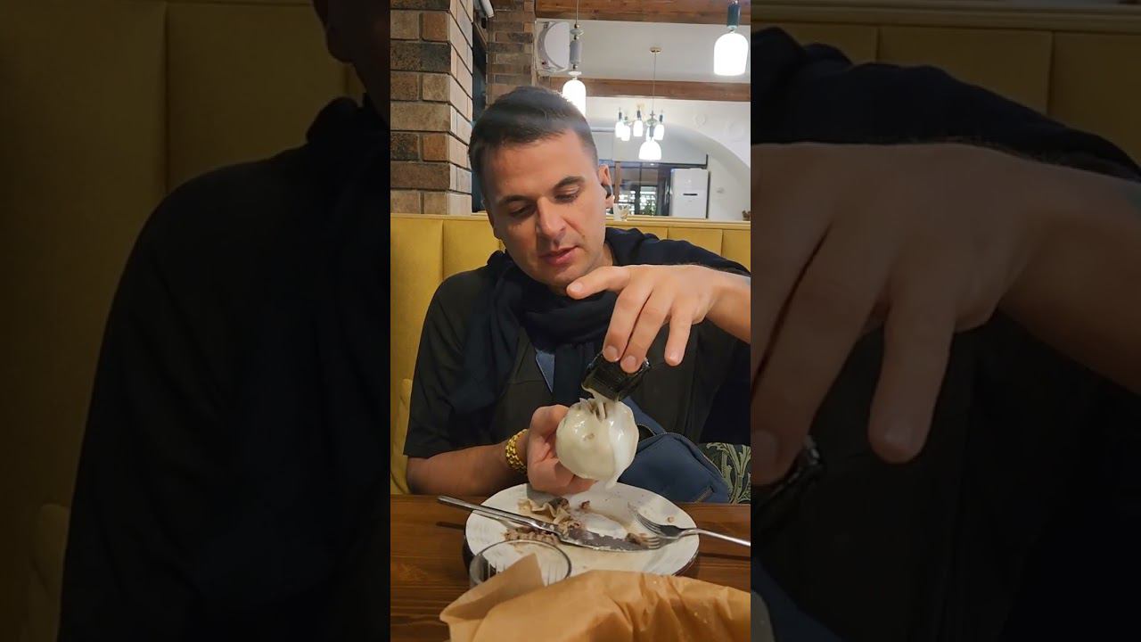 Как правильно есть Хинкали в Сочи. Пхали Хинкали. #shorts смотреть онлайн