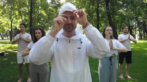 2-х минутная медитация на доске с гвоздями Садху.