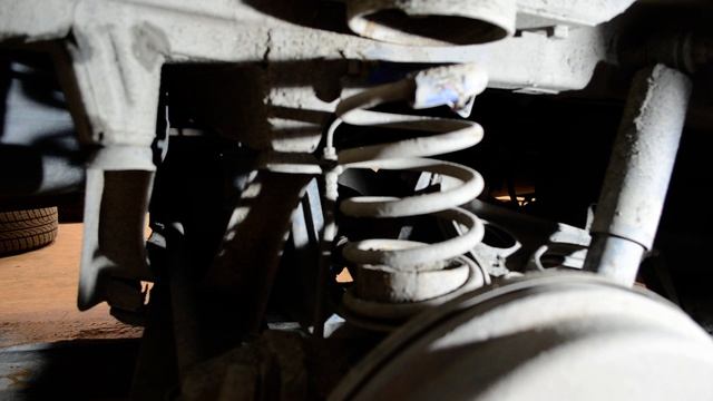 Nissan Largo/Ниссан Ларго, установка пружин на заднюю подвеску. смотреть онлайн