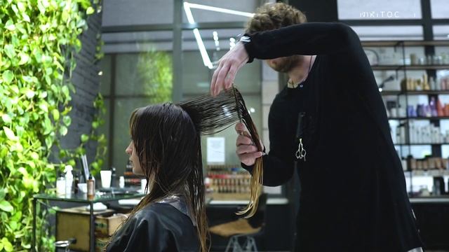 QUICK & EASY LONG LAYERED HAIRCUT with a razor - NIKITOCHKIN