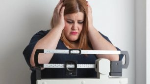 Избыточный вес девушки или женщины! Почему хотят быть толстыми? Болезни или образ жизни