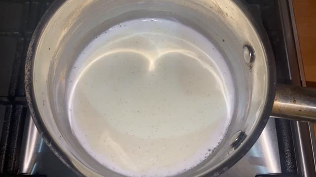 МАННАЯ КАША без комочков на молоке и средней густоты. Рецепт завтрака за 7 минут.