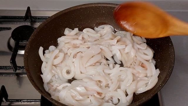 ЗАКУСКА ИЗ КАЛЬМАРОВ! Простая закуска из кальмаров смотреть онлайн