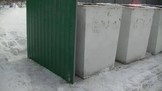 ОТКРЫТАЯ ПЛОЩАДКА ОГРАЖДЕНИЕ ДЛЯ СБОРА МУСОРА .