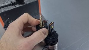 Диодные лампы Aozoom 55W H7. Сравнение поколений